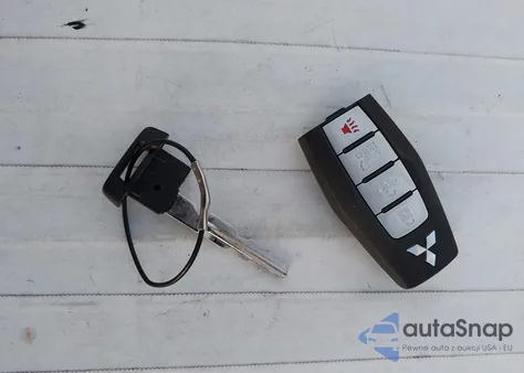 2025 Mitsubishi Outlander Se 2.5 S-Awc/Trail Edition S-Awc from USA, damaged, VIN JA4J4VA8XSZ035731